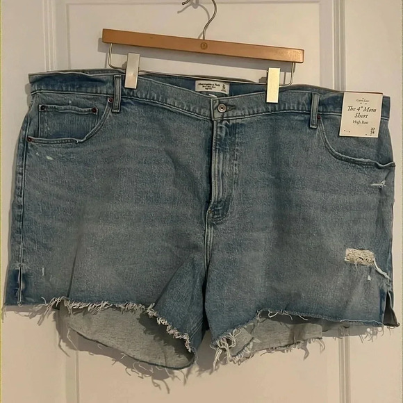 ✨BRAND NEW✨ Abercrombie & Fitch curve love shorts size 37/24